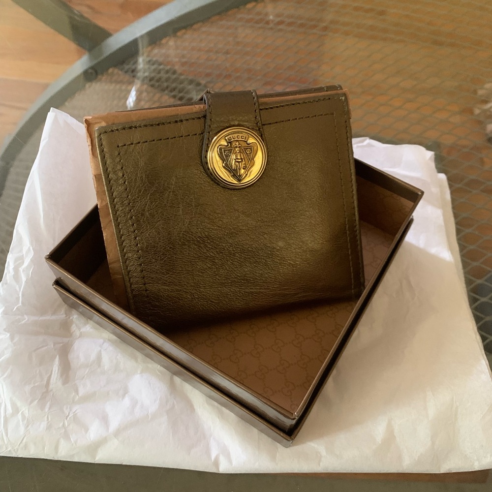 Gucci Metallic Bronze wallet LIKE NEW CONDITION